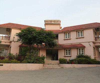 Navdeep Resort
